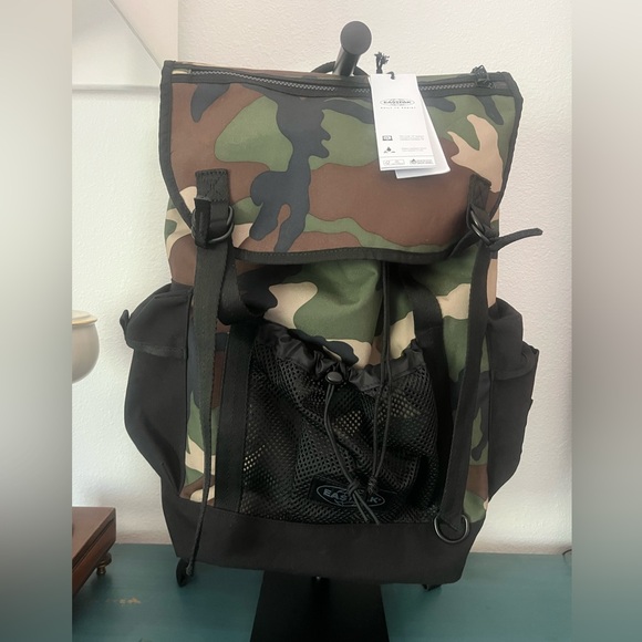 Eastpak Obsten Camo Backpack - Picture 1 of 16